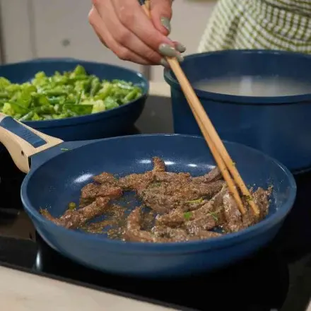 poele-24-cm-a-poignee-amovible (3).webp