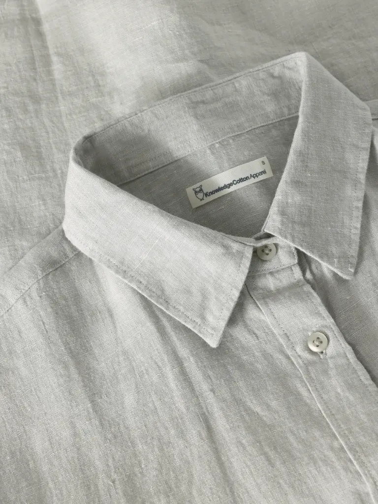 ASTER_fold_up_short_sleeve_linen_shirt-Shirts-2090004-1496_Ultimate_Grey_-_Yarndyed-3_900x.webp