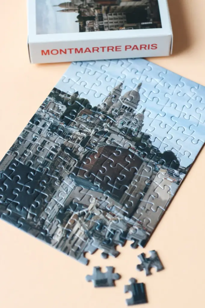 Puzzlery-Montmarte-Paris-Minipuzzle-99-Teile-Erika-Kostialova-3.webp