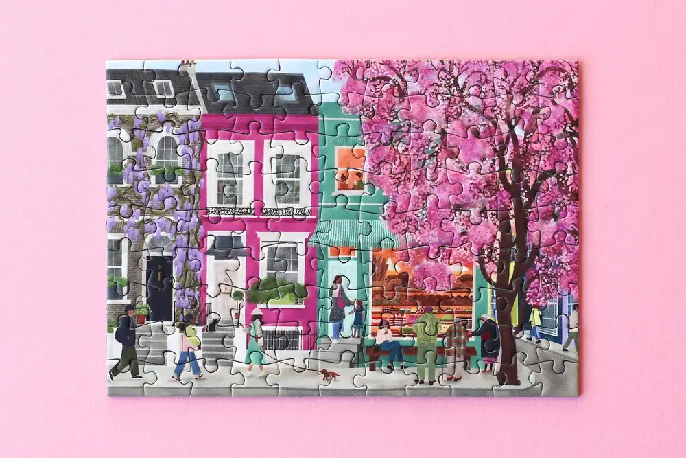 PiecelyNottingHill_Minipuzzle_99Teile-RachelVictoriaHillis_3.webp