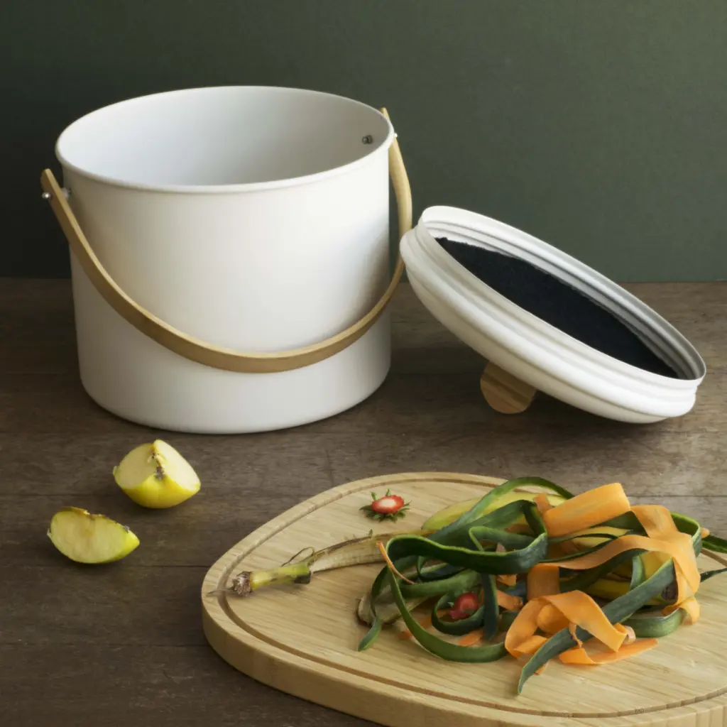 seau-a-compost-d-interieur-en-acier-7-l (5).webp