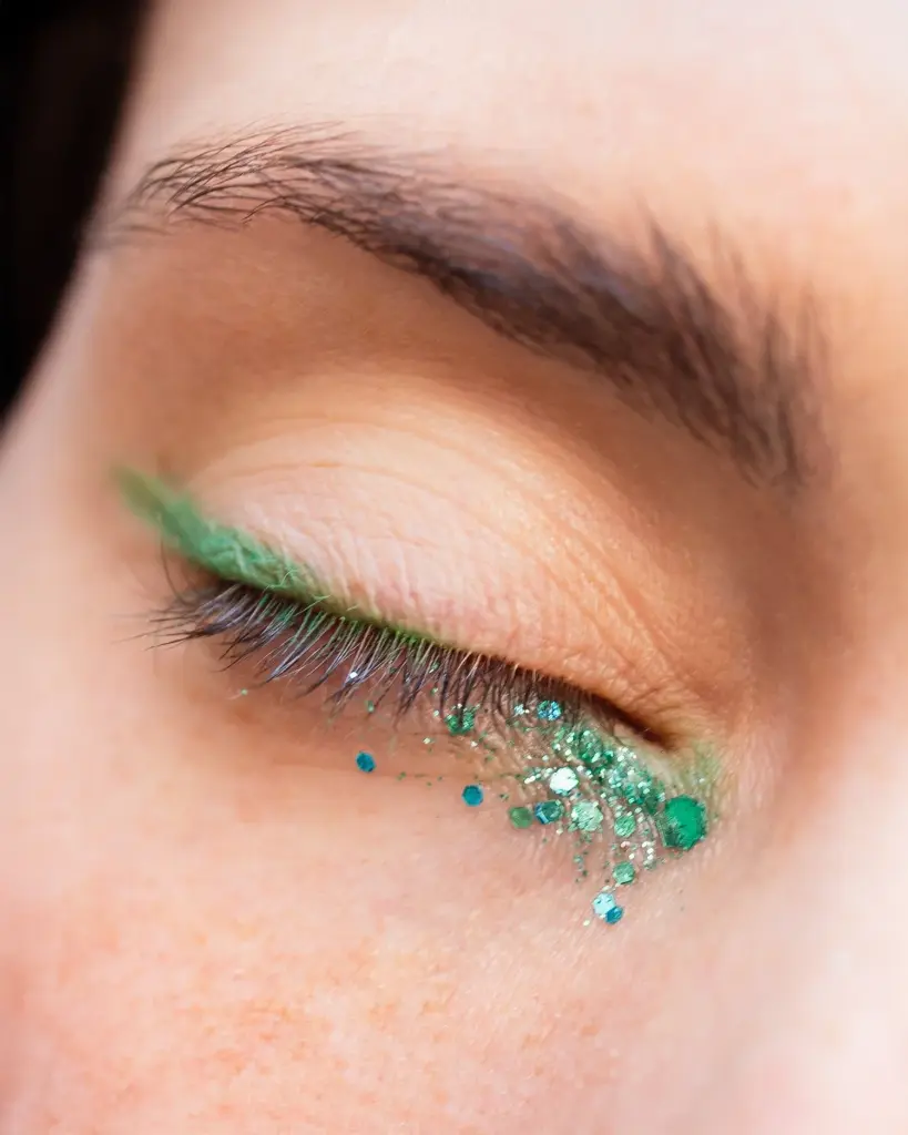2505-HD-makeup-we_love_green-Juliette3.webp
