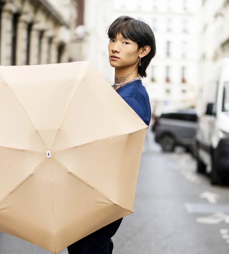 Mini-parapluie-beige-ANATOLE-Camille-1000x1111.webp