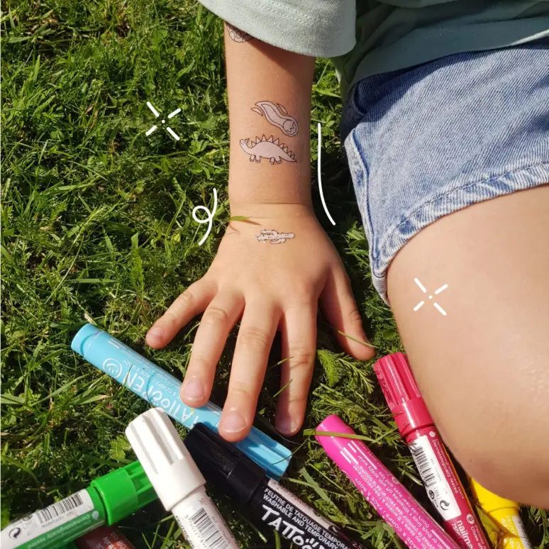 12-tatouages-a-colorier-dinosaures (2).webp