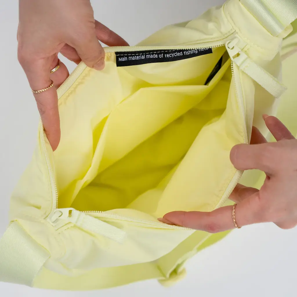 250225_CLOUD_MOON_BAG_SMALL_sea-lemon_moods_04.webp