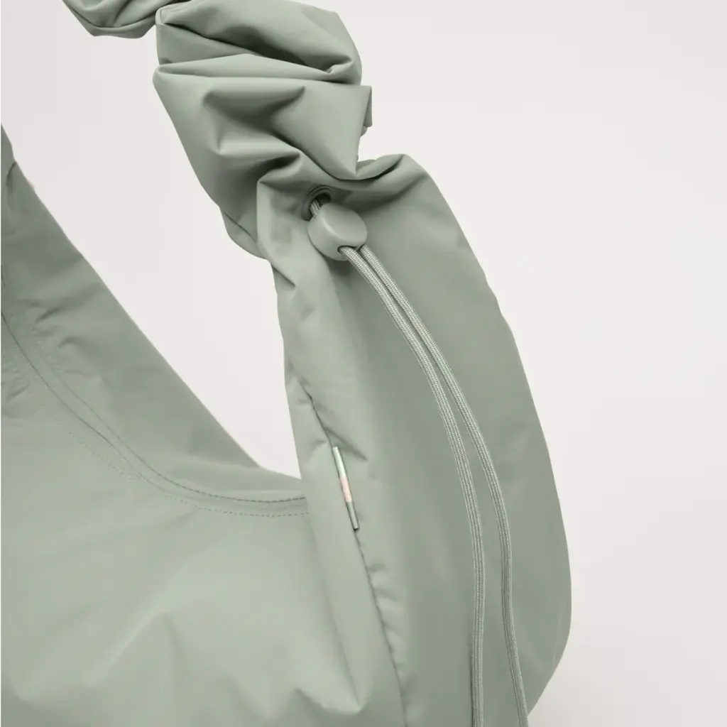 251219_MOON_BAG_RUFFLE_bass_moods_detail.webp