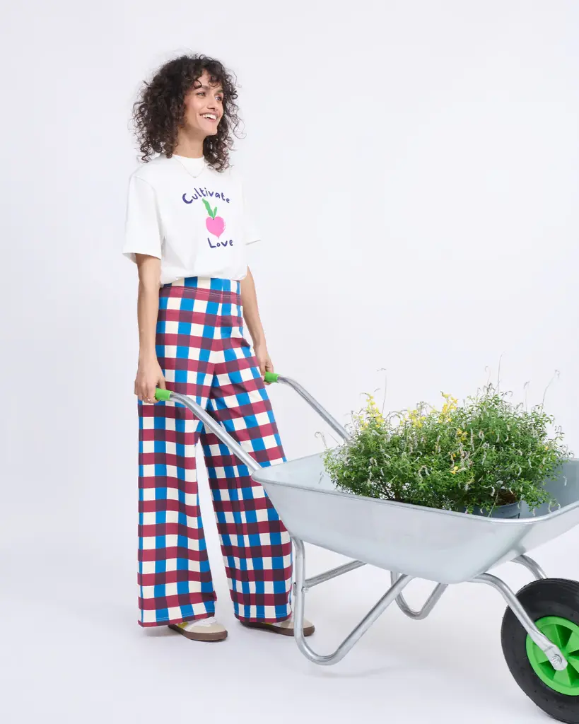 26WT-shirtCultivatelove-blanc-PantalonPaulineencotonbio-GardenvichyemoiemoiLOOK_28_DAY2_38461web.webp