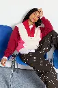PERPETE-sweat-retro-col-camioneur-emma-leo-rouge-coton-bio-ecom-Laure-assise-Prism_2048x.webp