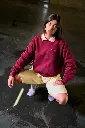 PERPETE-sweat-retro-col-croquet-geri-bordeaux-coton-bio-lifestyle-Prism_2048x.webp