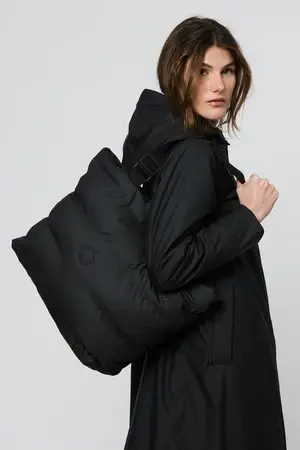 T1071_HRIM_BLACK-5957_263f3ea2-b7c1-4eec-9b18-34ba7e57af7b_300x.webp