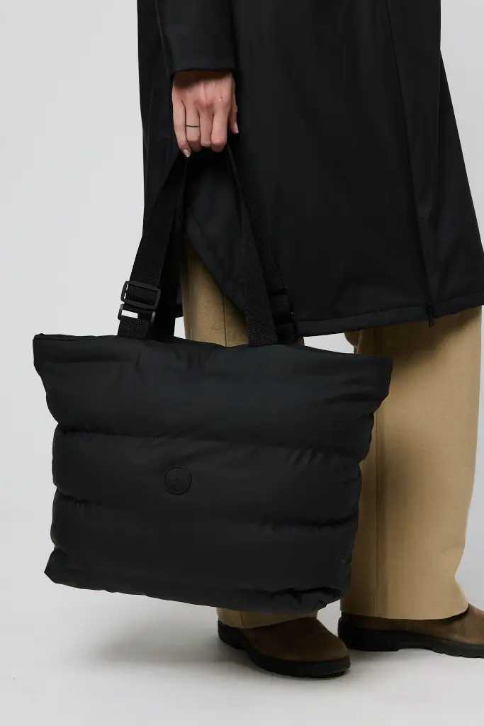 T1071_HRIM_BLACK-5955_1dd70a38-d298-48f6-8a97-43048b050a7f.webp