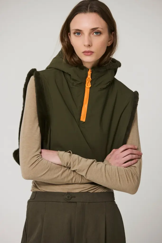 T2112-Bing-Khaki-FW26-4_8975f730-2af6-4f27-9681-2e3c74dc1288.webp