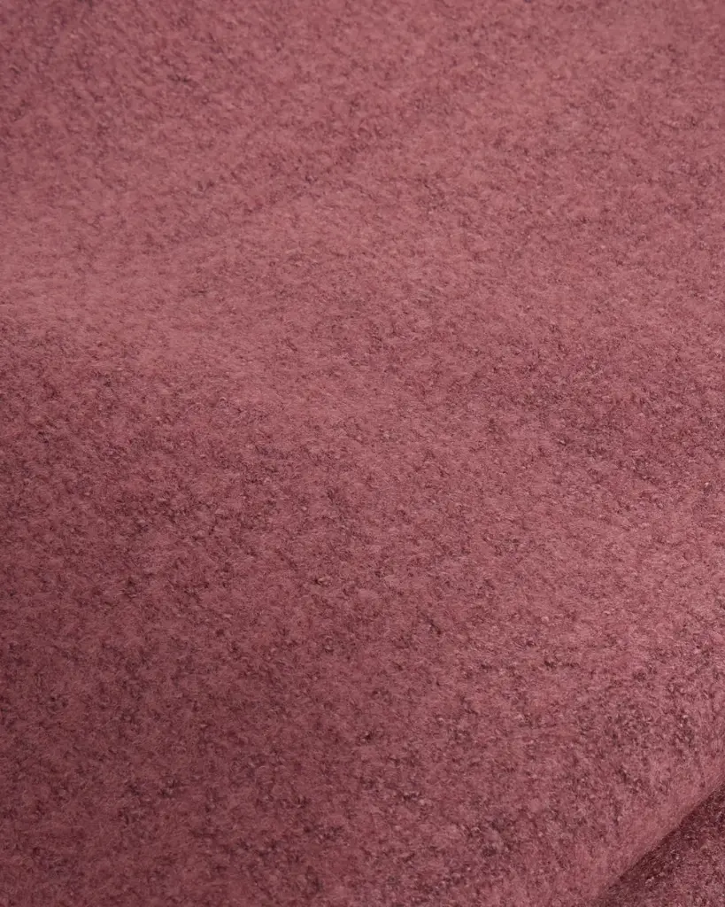 Souffle_yarn_scarf-Scarfs-4220011-1500_Burgundy.webp