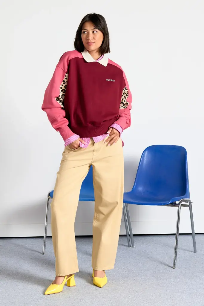 PERPETE-sweat-retro-colorblock-mel-leo-coton-bio-ecom-Flora-Prism_2048x.webp